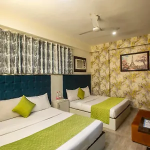 Park Near Delhi Airport Hotel